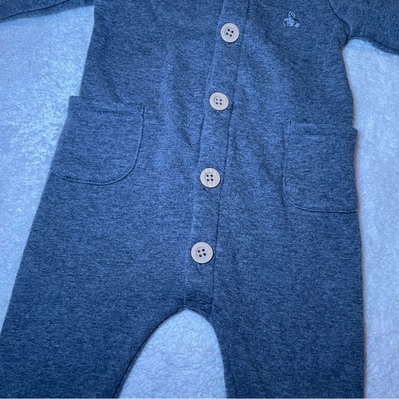 GAP Dark Gray Kids One Piece Bodysuit - Picture 3 of 7
